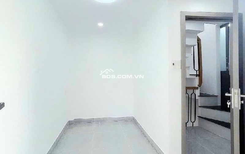 Bán nhà hiếm Âu Cơ, Tân Bình: 20m2, 3 tầng, 2PN, sổ hồng chính chủ, nhỉnh 2XX tỷ, liên hệ 0943166831, cơ hội sở hữu ngay!